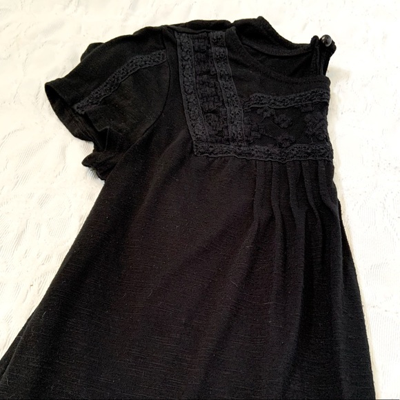 Mossimo Black T - Adorable detailing - Small - Picture 2 of 7